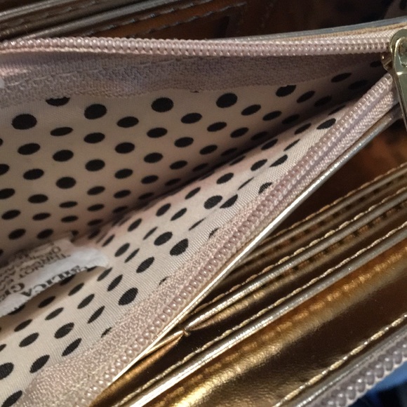 Madden Girl LOVE shiny gold wallet. - Picture 7 of 8